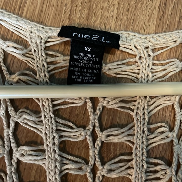 Crochet Fringe vest - Picture 3 of 3